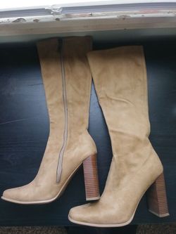 Candies suede like boots sz7
