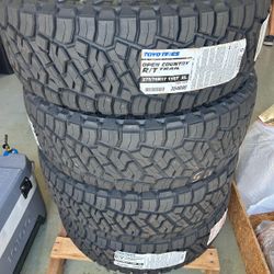 Toyo Tires  275/70r17  Cauchos  r/t Trail (New)