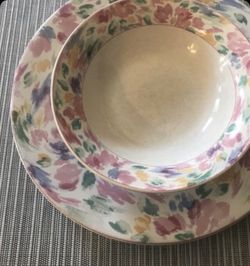 Nice Dish set