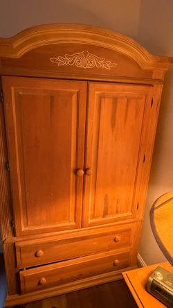 armoire wardrobe