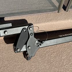 THULE BIKE RACK BACKBONE 1 -1/4” HITCH