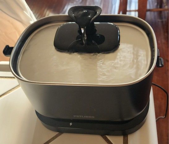 PETLIBRO
R
DOCKSTREAM Cordless Fountain
Model: PLWF115