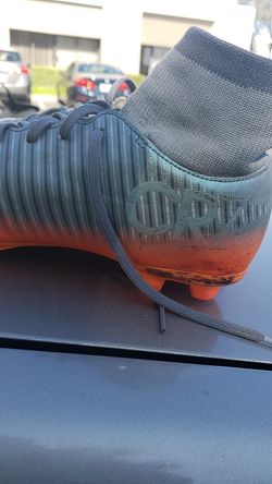 Soccer cleats