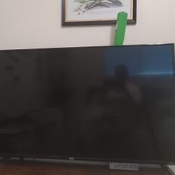 MOVING SALE: ROKU TV 50"