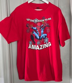 SPIDER-MAN~
Marvel Comics Spiderman Holiday Christmas Tis the Season to be Amazing Men's T-Shirt Size 2XL. 
▪︎Colorc: Red, Blue, Black  & White 
 T Sh