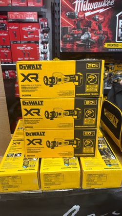 DeWalt XR 20V Brushless Drywall Cut-Out Tool DCE555B