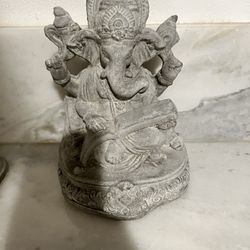 Ganesh God Statue 8.5”Tall,6”x5.5” Wide base Natural color