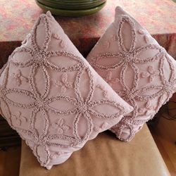 Decorative cushions (Like new)