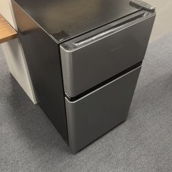 Hisense 3.2 Cu. Ft. Silver Compact Two-Door Refrigerator and Freezer (Never Used)