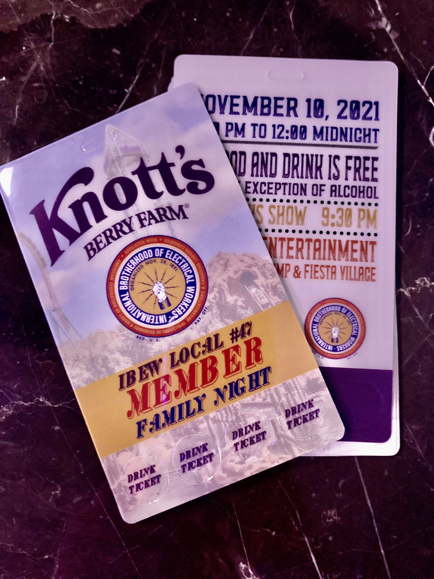 6 pack Knotts Berry Farm Tickets w/ free parking & more 