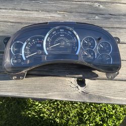 Cadillac Escalade Cluster 