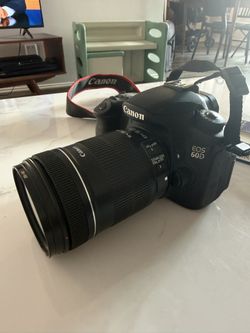 🔥 Canon EOS 60D DSLR - 18MP, Vari-Angle Screen, Great Condition 🔥EFS 18-135mm Lens Included