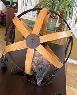 Chandelier with Wood and metal decor