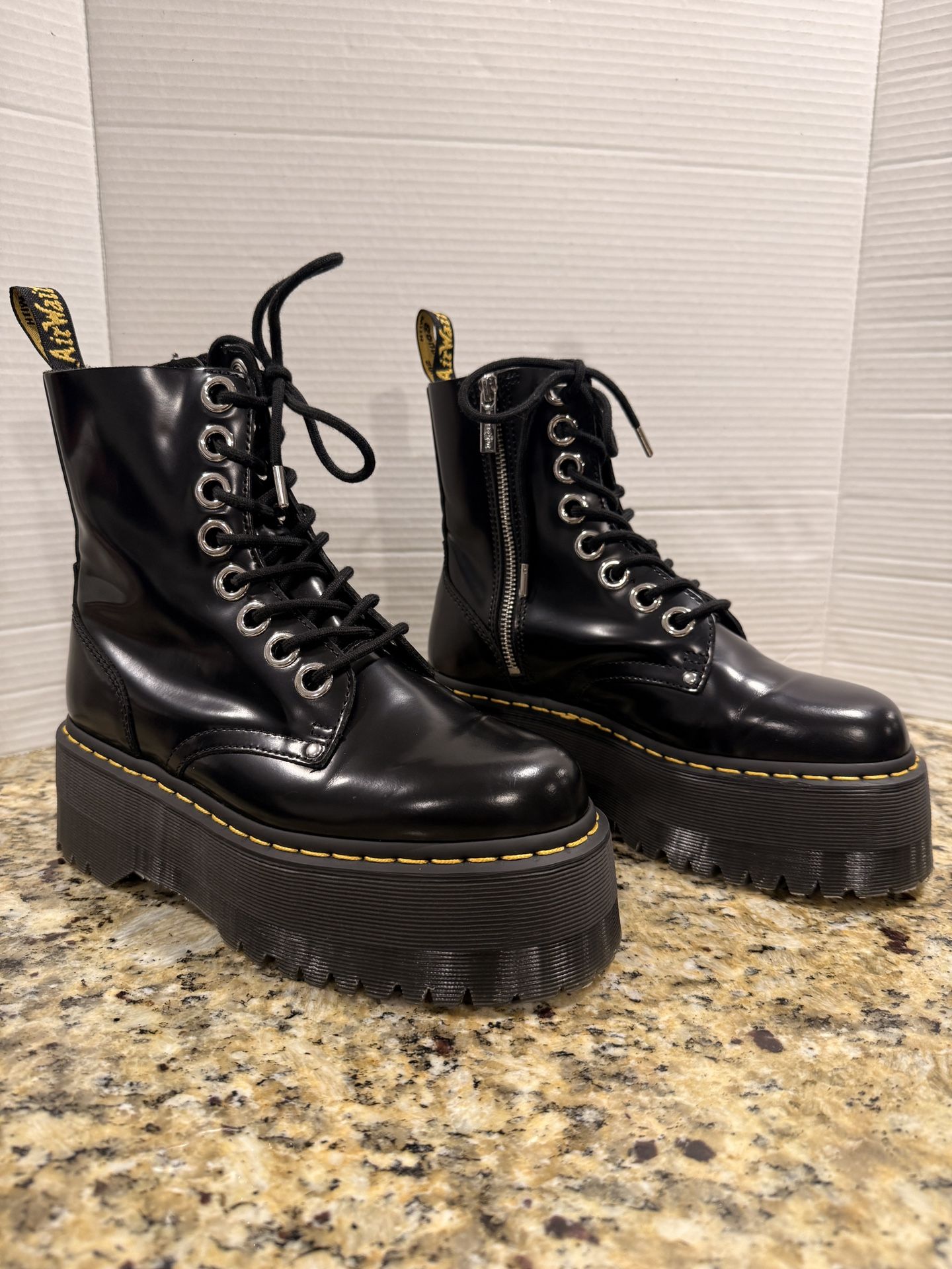 Dr. Martens Jadon Max Womens US 7 Platform Black Leather Boots Lace Zip