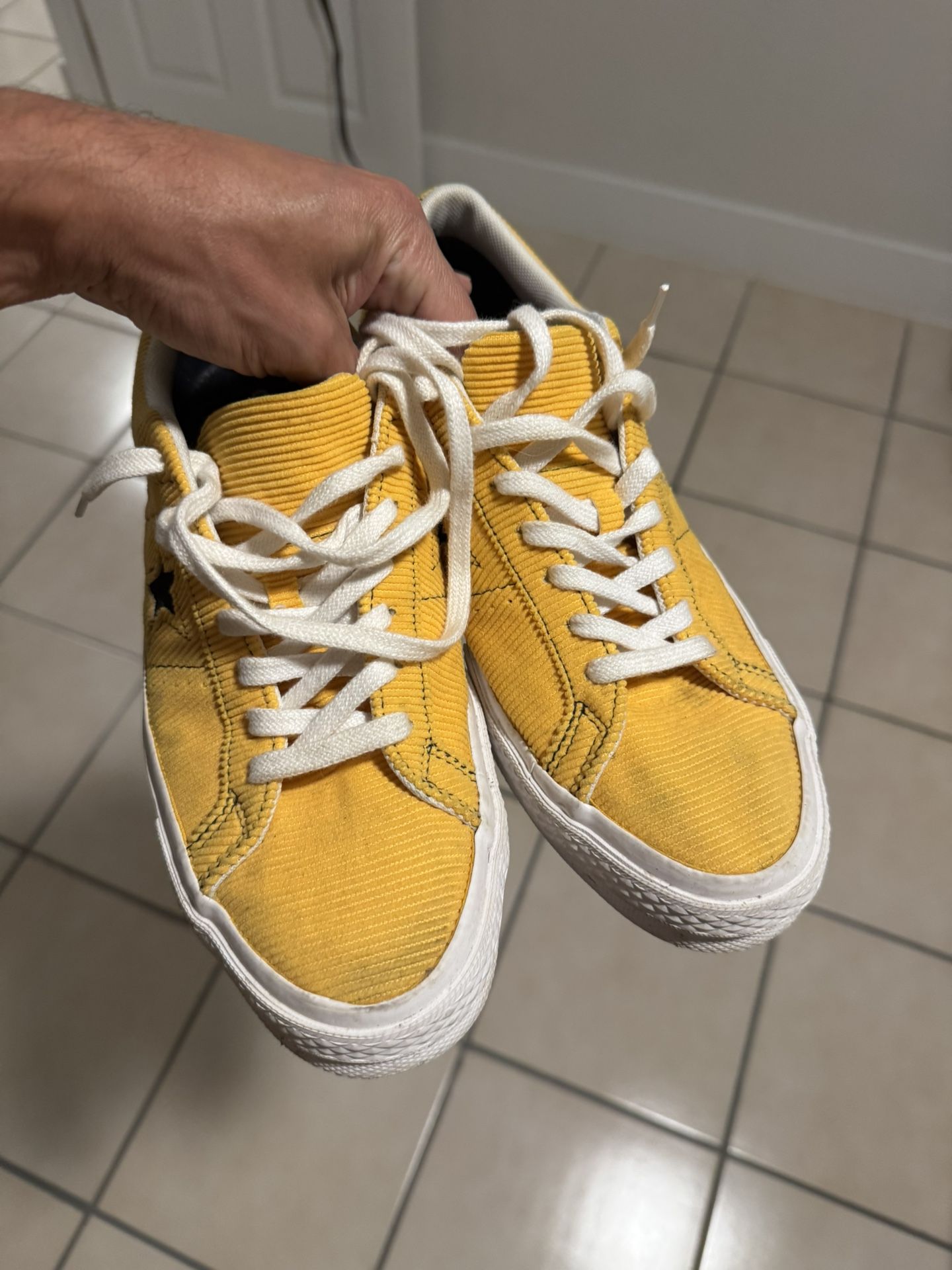 Converse Men Shoes Size 8