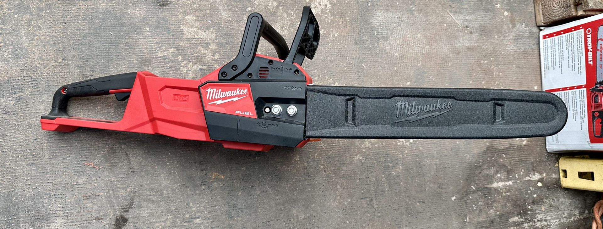 Milwaukee Chainsaw 2727-20 Electric 18V