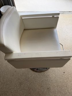 White Hydraulic Salon Styling Chair
