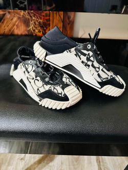 Kids Size 32 Dolce & Gabbana Black & White Graffiti Sneakers. $150