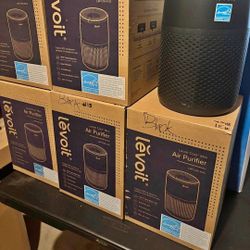 Levoit Core Mini Air Purifier  (used like new with new filter)