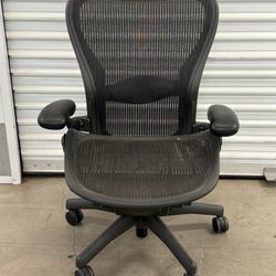 Herman Miller Aeron Desk Chair - Large Executive Modern Office 