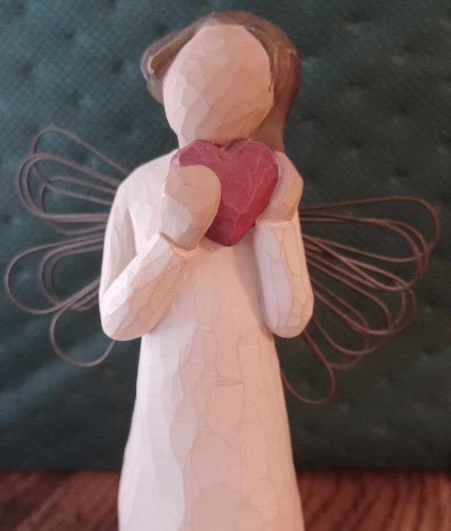 $20 Willow Tree Angel Of The Heart Figurine