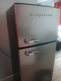 Refrigerator Frigidaire Compact