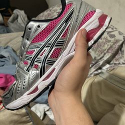 ASICS Gel Kayano 14s Size 9 Mens Pink