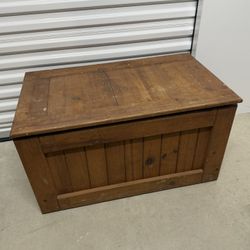 Rustic Solid Wood Storage Chest / Blanket Trunk – Farmhouse Style