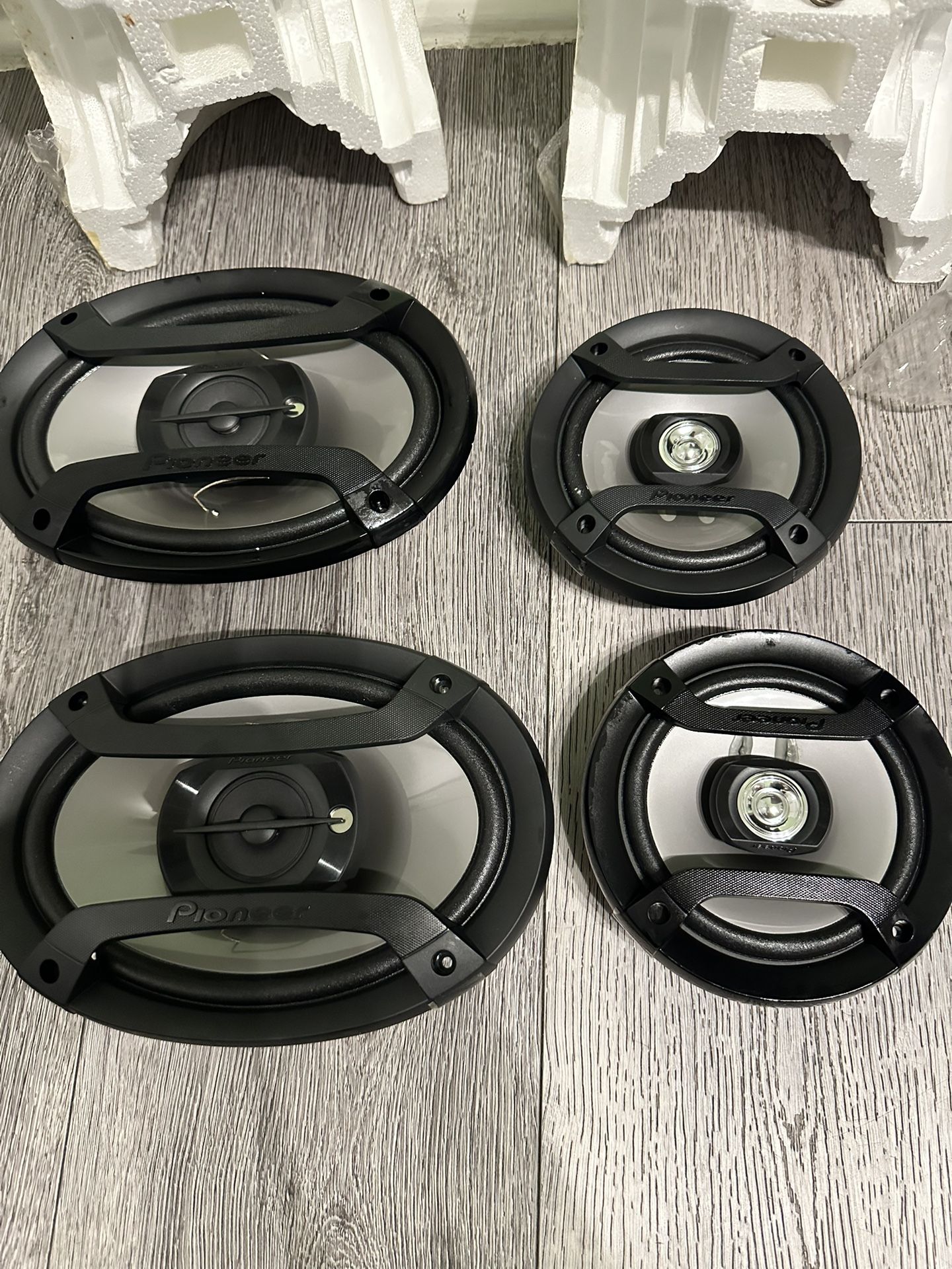 Set De Bosinas Pioneer  Nuevas Todas X 85