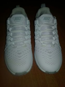 NEW Nike Fingertrap Max Amp Athletic Shoes (Men's Size 9.5) 644672 for Sale in Union City, CA - OfferUp