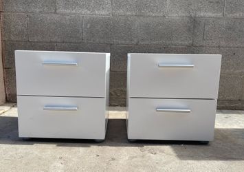 2 Modern White Nightstands