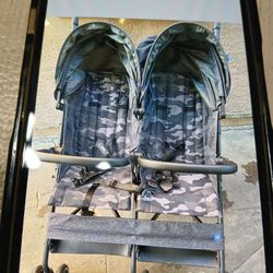 GAP double Stroller