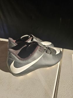 Nike Soccer Cleats Size 11
