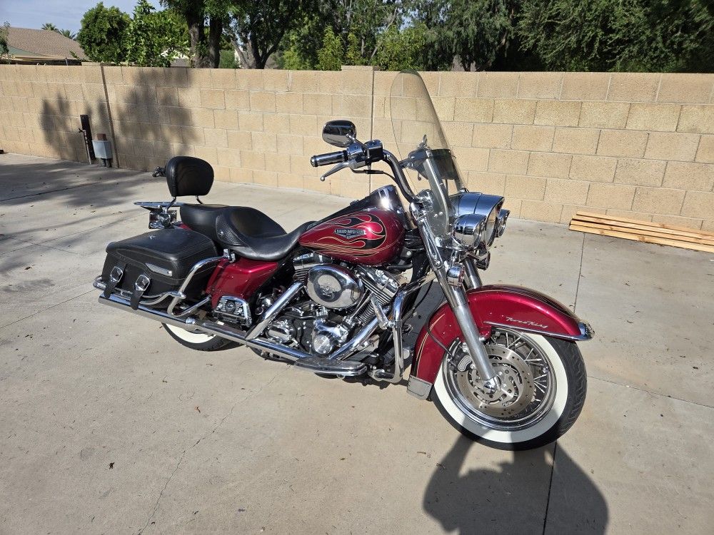 2004 Harley davidson Road king classic