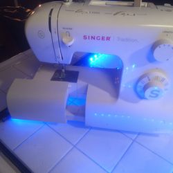 Singer Sewing Machine W/ Pedal
