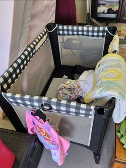 Mobile Play Crib