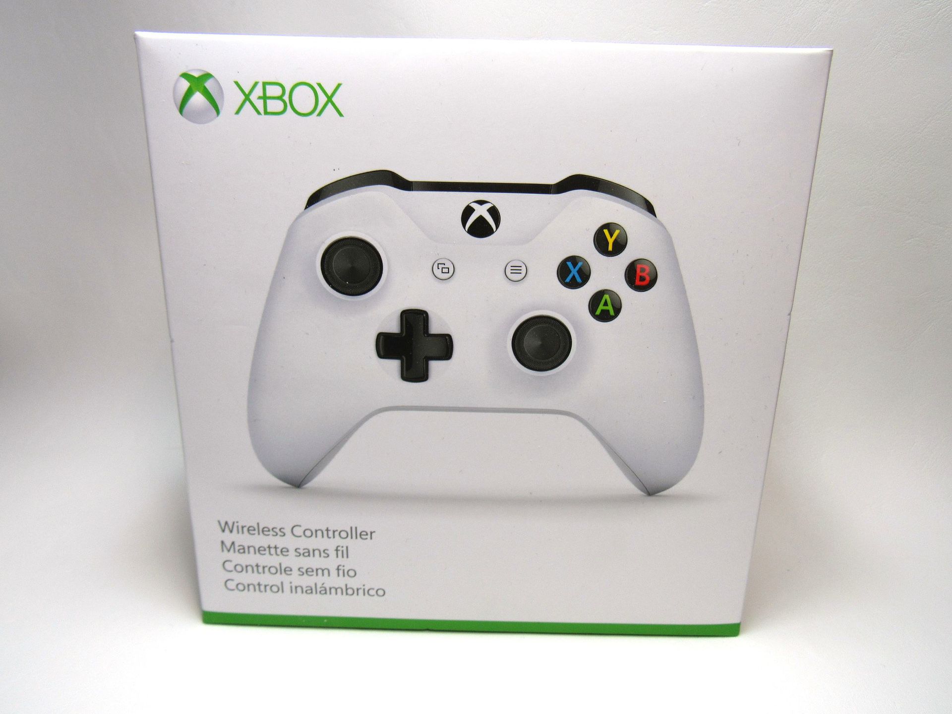 xbox one controller in white