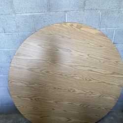 5 Foot Round Table 