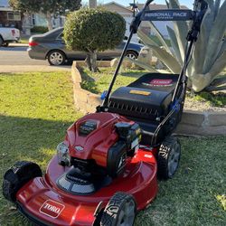Toro 22 in Recycler Personal Pace & Blade Control & Vortex Technology Gas Lawn Mower In Excellent Condition like new 