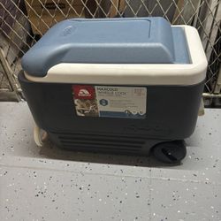 Brand New Igloo cooler With wheels 
