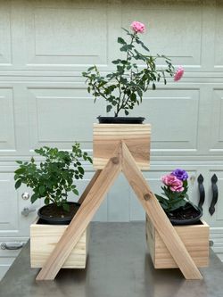 3 tiers cedar planter
