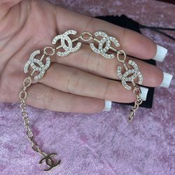 New Bracelet Good Quality Comes With Logo Dust Bag 