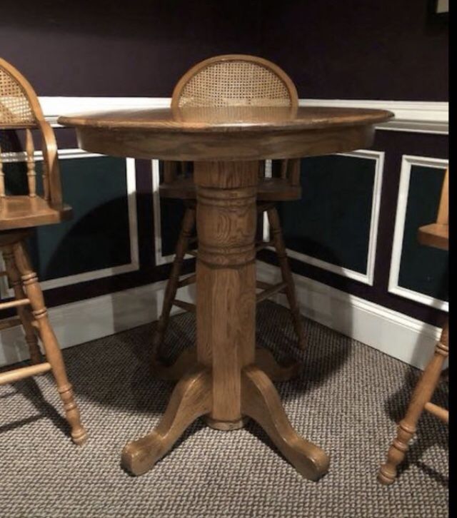 Oak Table with three stools