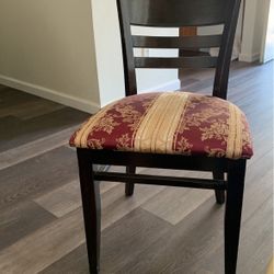 Set Of 4 Chairs Good Condition 