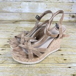 UGG Women Sz 7 Platform Wedge Brown Sandal Cork
