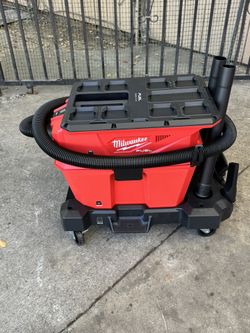 Milwaukee M18 FUEL NEXUS 6 Gallon Wet/Dry Vacuum with PACKOUT Compatibility
