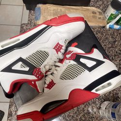 Jordan 4 Fire Reds