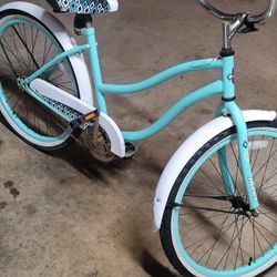 24" Beach Cruiser In Excellent Condition Ready To Ride 