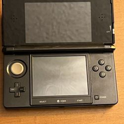 Nintendo 3ds With R4 Card