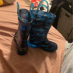 Light Up Rain Boots 7c